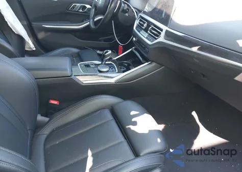 2022 BMW 330I xDrive z USA, uszkodzony, nr VIN 3MW5R7J00N8C44986